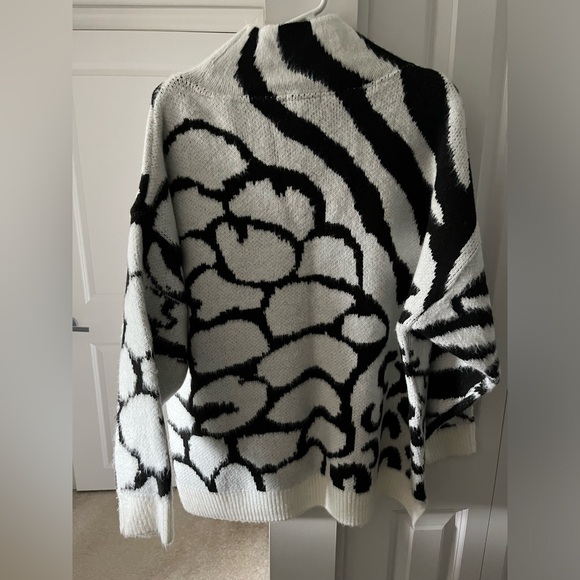 Topshop | NWT Oversized Animal Print Sweater | Size US 4-6 - Picture 4 of 9